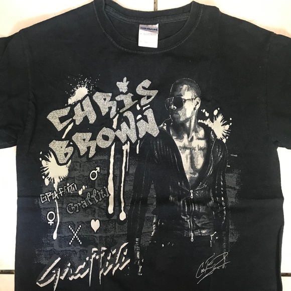 Men’s Chris brown Vintage Graffiti Tour T-Shirt Gildan Size Small - Picture 1 of 7